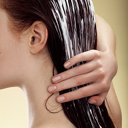 After shampoo, apply on damp hair from mid-length to tips. 
